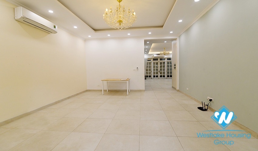 Newly renovated 5 bedroom villa for rent near UNIS school 